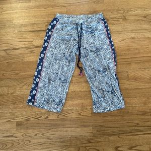 Women’s Navy Batik Print Capris size S